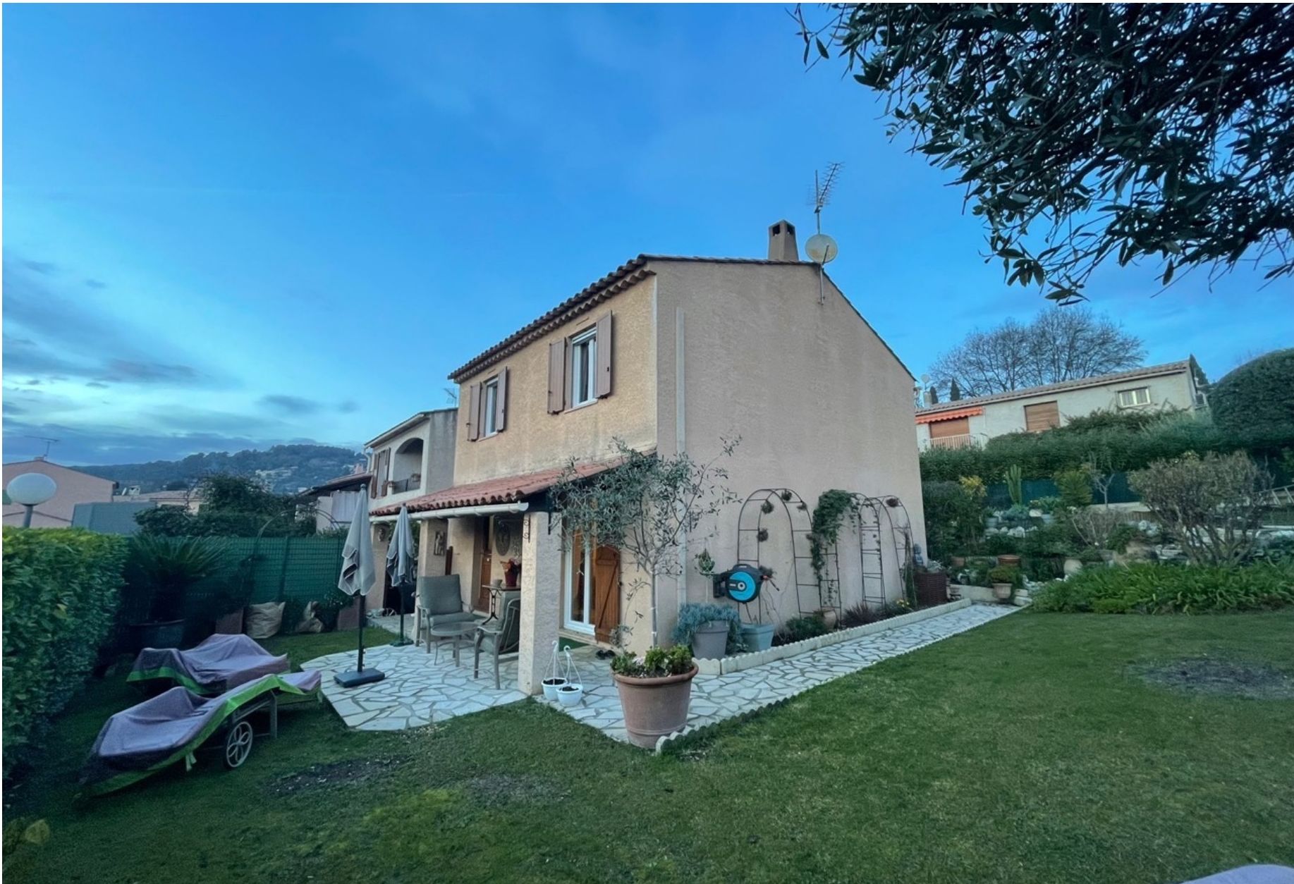 Villa traditionnelle au calme avec jardin paysagé — La Colle-sur-Loup