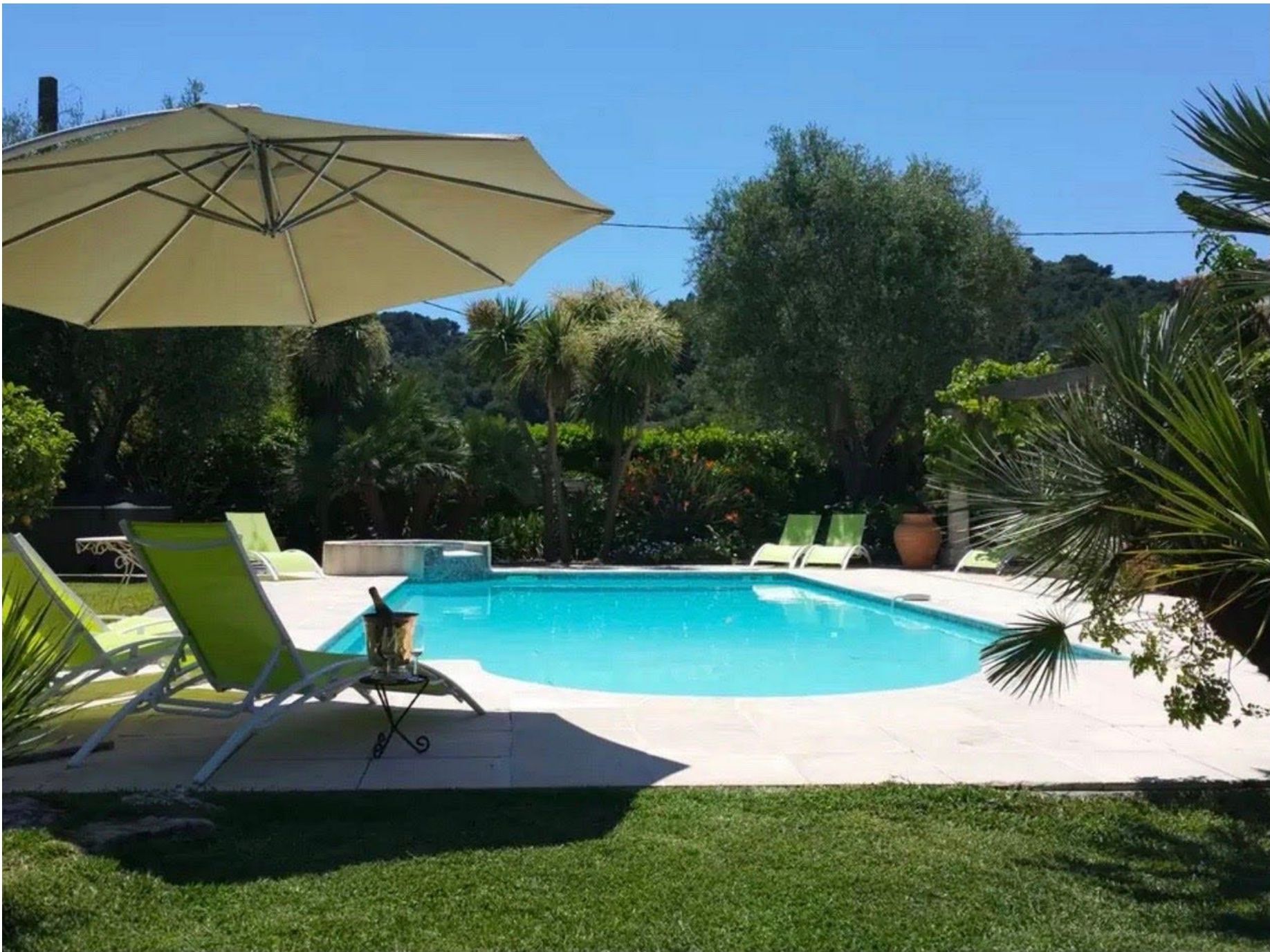 Villa de prestige avec piscine et vue mer — Vallauris